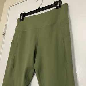 ZYIA ACTIVE high waist light and tight cropped green leggings side pocket large thumbnail 3