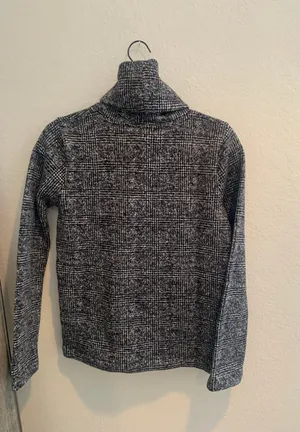 Mercantile Black And White Turtleneck Sweater thumbnail 3