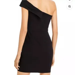 Aqua NWT‎ Size 12 Black One Shoulder Asymmetrical Sheath Cocktail Dres thumbnail 2