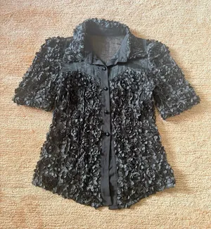 Women's Black 3D Floral Rosette Button Front Blouse Size S/ M thumbnail 1
