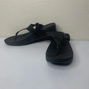 FitFlop Black Snake Skin Wobble Board Sandals SZ 9 Comfort Flip Flops Summer thumbnail 2