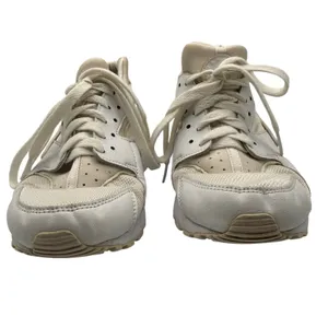 Nike Air Huarache Run‎ GS Women Size 7Y White Sneakers Streetwear Athleisure thumbnail 3