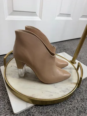 42 Gold Size 7.5M Nude Pointed Toe Clear Block Heel Ankle Booties NWOT thumbnail 4
