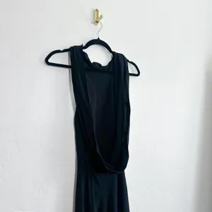 Reformation‎ | NWT Portia Scarf High Draped Neck Open Cowl Back Midi Dress Black thumbnail 4
