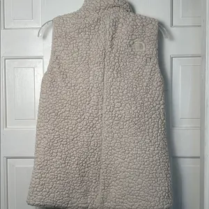 The North Face reversible women’s sherpa vest cream thumbnail 8