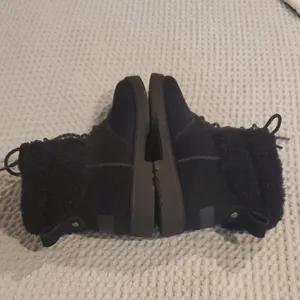 UGG Black Ankle Boots with Fur Lining (23) thumbnail 5