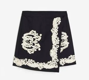 NWT H&M Appliquéd A-Line Skirt in Black | Size 4 thumbnail 1