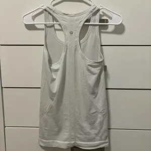 Lululemon Swiftly Tech Racerback
White thumbnail 3