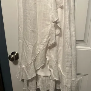 Ruffled White Wrap Dress Size M thumbnail 5
