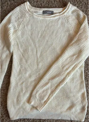 white sweater Size L thumbnail 1