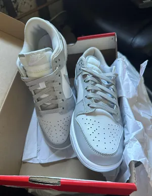 Nike Dunks thumbnail 1