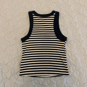 Old Navy Top thumbnail 2