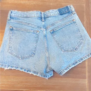 Abercrombie Mom Short - High Rise thumbnail 2