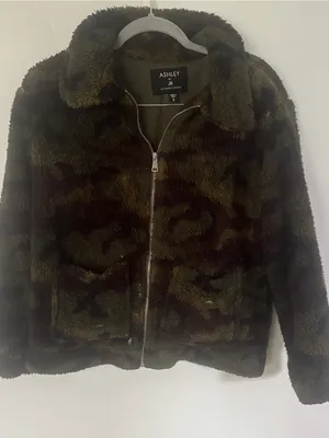 ASHLEY By 26 International Olive Green Faux Sherpa Jacket thumbnail 1
