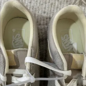 Vans Seldan Hairy Sneakers - Light Grey, Size 10, NWOT thumbnail 7