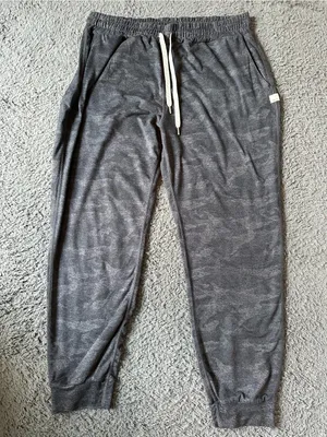 Vuori Women’s Performance Joggers heathered charcoal camouflage, size Large thumbnail 1