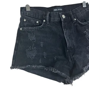 Zara High Rise Distressed Raw Hem Denim Shorts Black Edgy Grunge Size 2 thumbnail 2