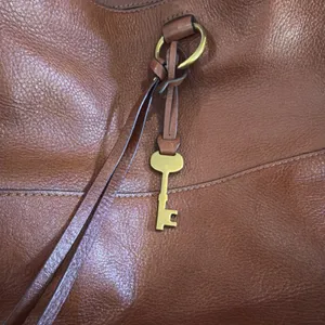 Fossil Ada Bucket Bag purse leather brown keys shoulder bohemian cottagecore thumbnail 11