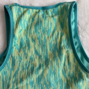 Athleta Aurora Seamless Crop Rib Tank Size Small thumbnail 8