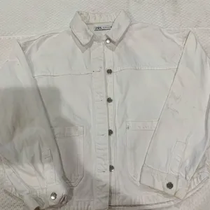 Zara Classic White Top thumbnail 1