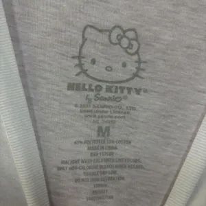 Hello Kitty Apple crop top size medium thumbnail 4