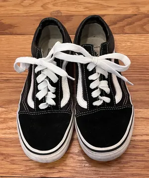 Vans Old Skool Black and White Skate Shoes Low Top Size 6.5 Women’s Streetwear thumbnail 1