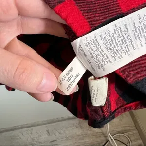 ✨‎ Madewell Women’s Red Black Buffalo Plaid Collared Long Sleeve Shirt Medium thumbnail 8