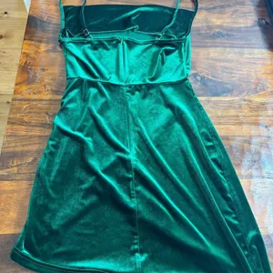 Double Crazy Juniors Sleeveless Green Velvet Short‎ Dress Size L Formal thumbnail 4