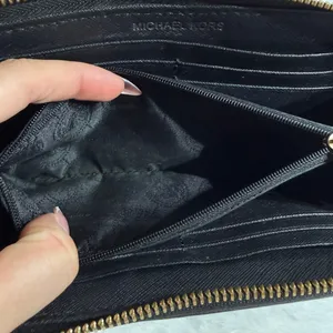 MICHAEL KORS Black Zip Around Wallet thumbnail 10