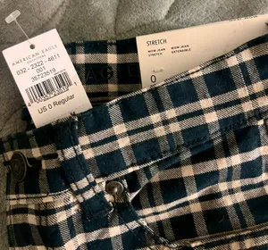 American Eagle Outfitters Mom Jeans thumbnail 3