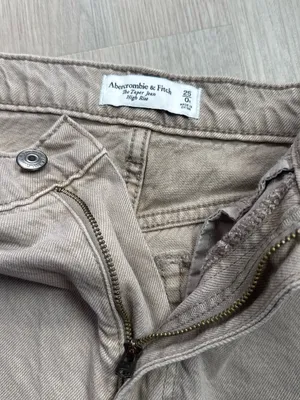 Abercrombie & Fitch Light Beige Wide-Leg Jeans thumbnail 3