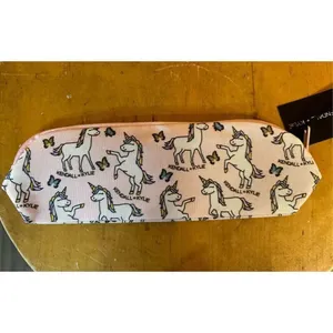 KENDALL & KYLIE Unicorn Print Travel Makeup Cosmetic Bag Nwt (4803) thumbnail 2