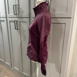 Lululemon Women's Can't Stop Jacket Hyper Stripe‎ Plum size 6 Small athleisure thumbnail 4