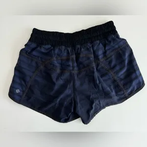 Lululemon women blue stripe print shorts 6 thumbnail 2