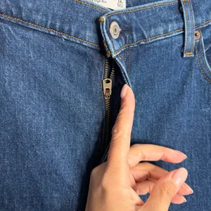NWOT Abercrombie & Fitch‎ Curve Love 90s Straight Ultra High Rise 32/14 Short thumbnail 7