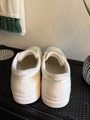 Men’s white sneakers Size 9 thumbnail 2