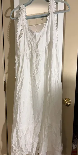 Mine white maxi dress with lace trim thumbnail 1