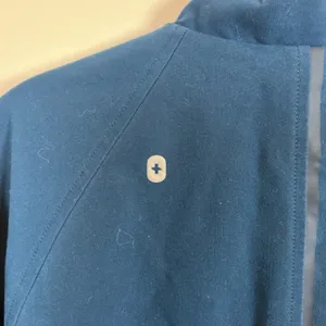 FIGS Sydney Scrub Jacket Full Zip Jacket Womens XS Athletic Athleisure thumbnail 6