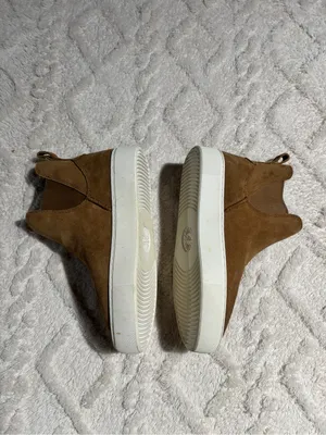 Ugg shoes size 7 thumbnail 2