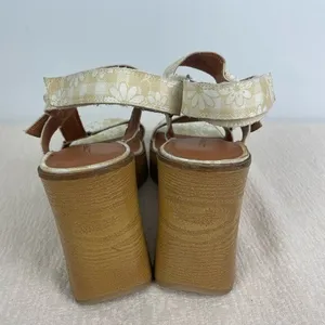 Lucky Brand‎ Buttered Yellow Floral Canvas Demmia Platform Wedge Sandal thumbnail 4