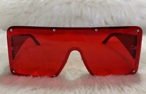 Sunglasses thumbnail 1
