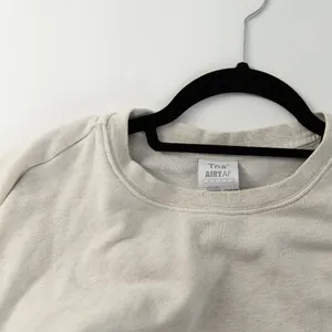 Aritzia TNA AiryAF Fleece Raw Edge Hem Crew Neck Cropped Sweatshirt Sweater Gray thumbnail 2