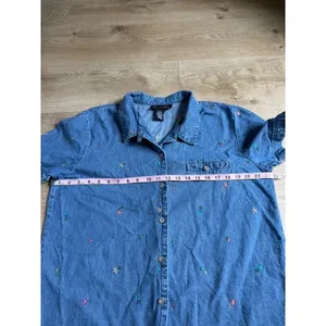 EUC Denim & Co short sleeve denim button up embroidered flowers 90s vintage sz L thumbnail 5