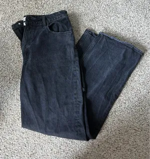Abercrombie High-Rise Jeans 90s Straight Curve Love thumbnail 1