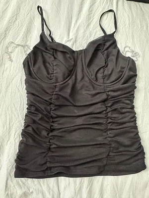 Cupped black top Size M thumbnail 1