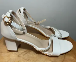 02 Collection Women's white summer shoes. Size 8. $35. thumbnail 1