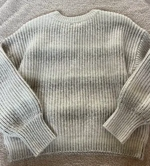 Universal Thread Sweater Size M thumbnail 2