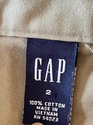 Y2K vintage GAP 2002 Cargo Pants in Olive Green - Classic Utility Style thumbnail 2