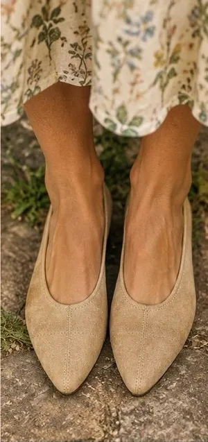 Naked Feet Caldi Pointed Toe‎ Suede Heel 7 Memory Foam Cottagcore thumbnail 1