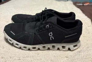 On Cloud Shoes thumbnail 1